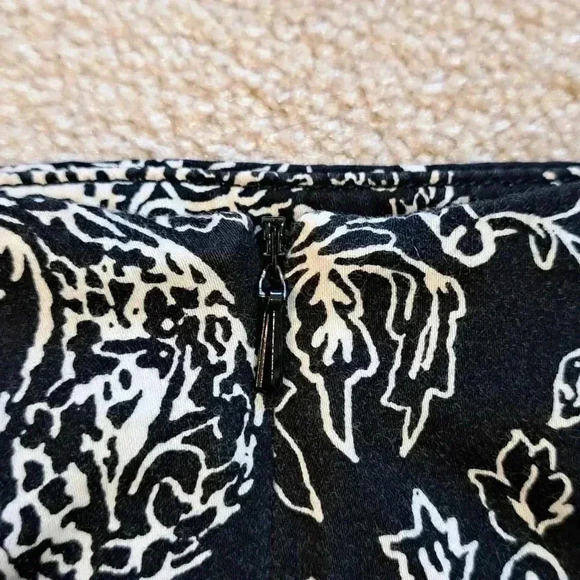 ❤️ Ralph Lauren Petite Skirt Paisley Print Size 4p Black White - Picture 3 of 8